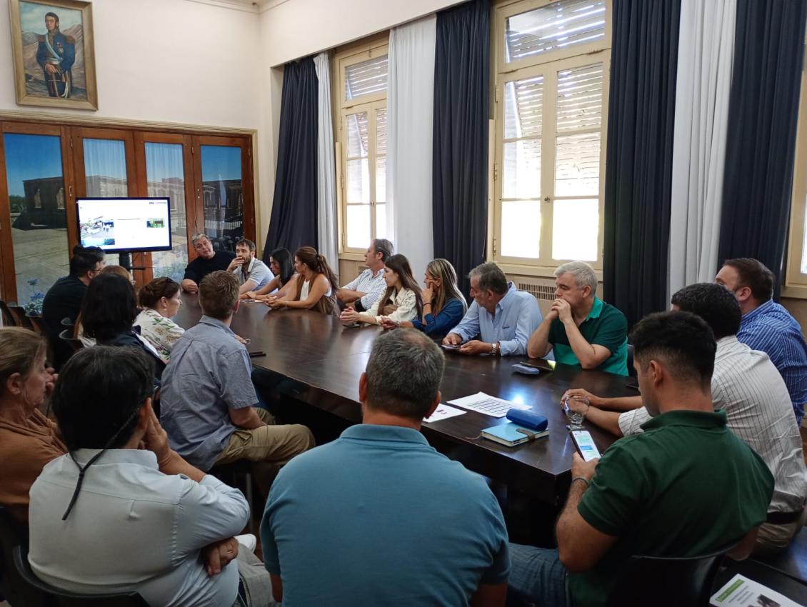 Reunión por el proyecto de semi peatonalización de calle Entre Ríos