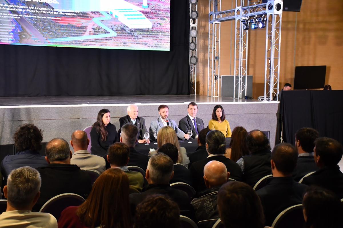 Se presentó el estudio de viabilidad de la zona de actividades logísticas, parque industrial y puerto fluvial